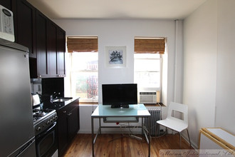 Christopher Street Furnished appartment in New York, NY - Building Photo - Building Photo