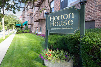 Horton House in Mineola, NY - Building Photo - Building Photo