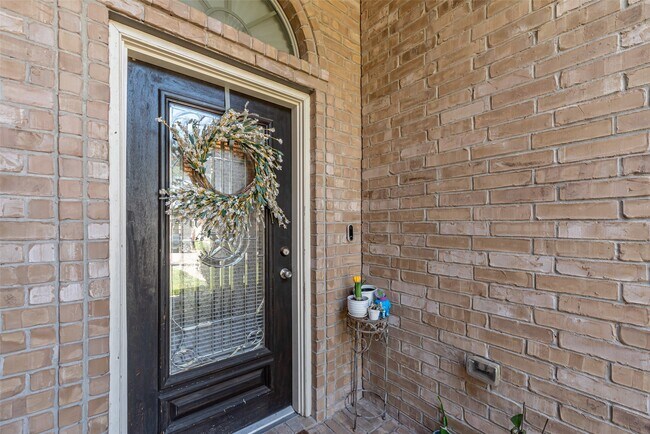 property at 119 Emerald Loch Ln