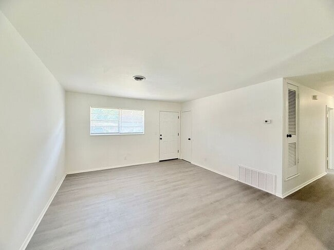 6522 Julia Dr in Milton, FL - Building Photo - Building Photo