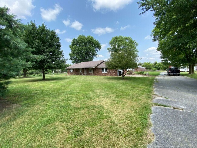 6437 E Farm Rd 170-Unit -1 in Rogersville, MO - Building Photo - Building Photo