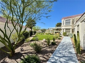 5269 Crooked Valley Dr in Las Vegas, NV - Building Photo