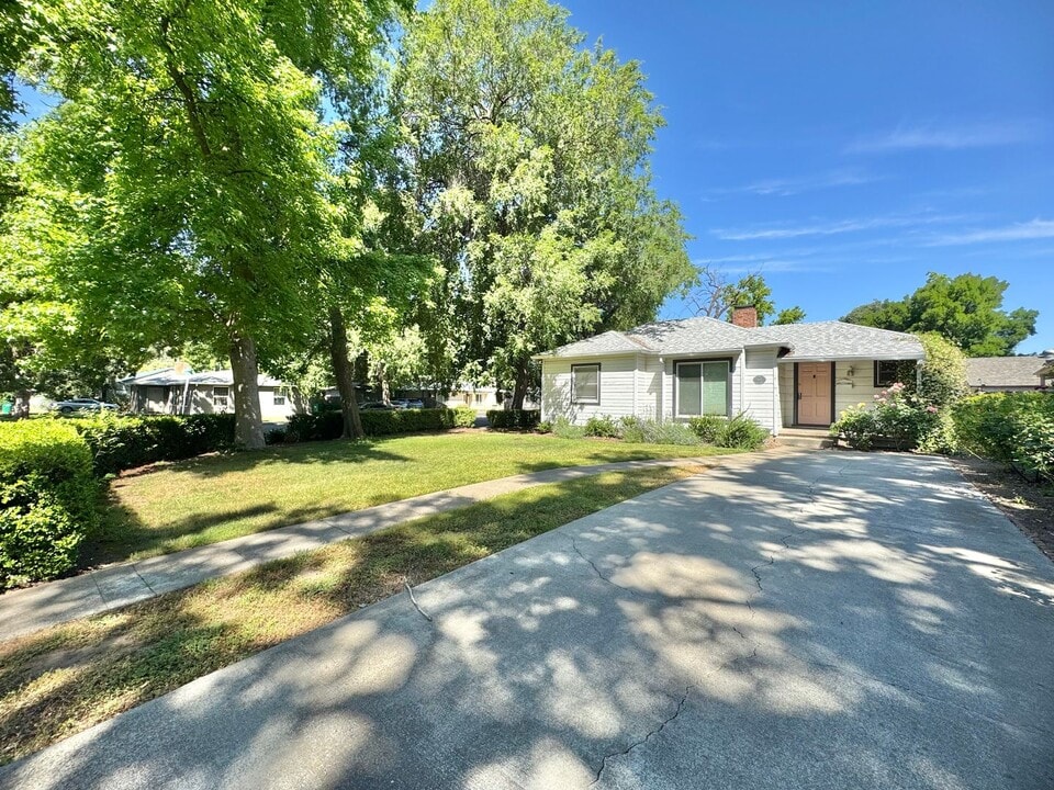 548 W 4th Ave in Chico, CA - Building Photo