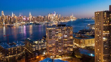 6050 JFK Blvd E in West New York, NJ - Building Photo - Building Photo
