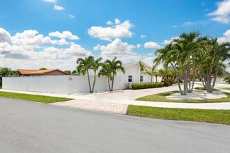 10770 SW 26th St in Miami, FL - Building Photo - Building Photo