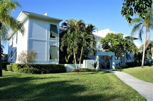 273 Cypress Point Dr in Palm Beach Gardens, FL - Building Photo