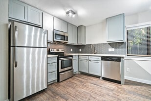 Dream Montrose in Houston, TX - Building Photo