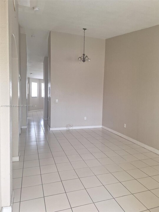 2925 SE 16th Ave, Unit 200 in Homestead, FL - Building Photo