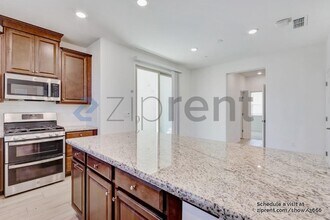 9315 Mystic Lake Alley in Sacramento, CA - Building Photo - Building Photo