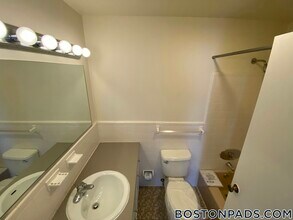 8 Captain Parker Arms, Unit 23 in Lexington, MA - Building Photo - Building Photo