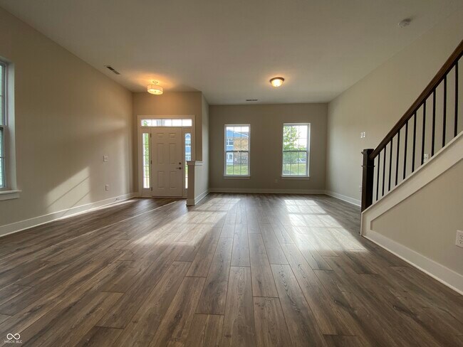 1070 Valentine Ln in Carmel, IN - Building Photo - Building Photo