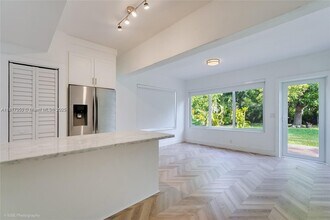 1615 Bay Dr E in Miami Beach, FL - Building Photo - Building Photo