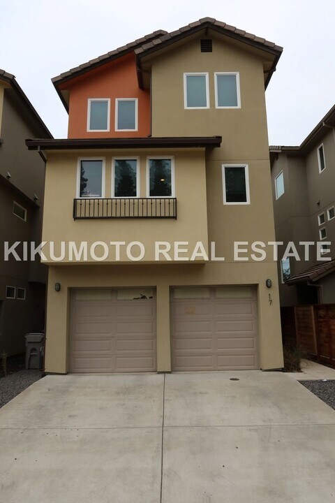 17 Rio Viale Ct in Sacramento, CA - Foto de edificio