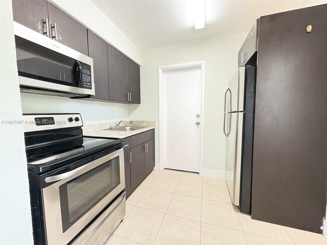 2840 Funston St in Hollywood, FL - Building Photo - Building Photo