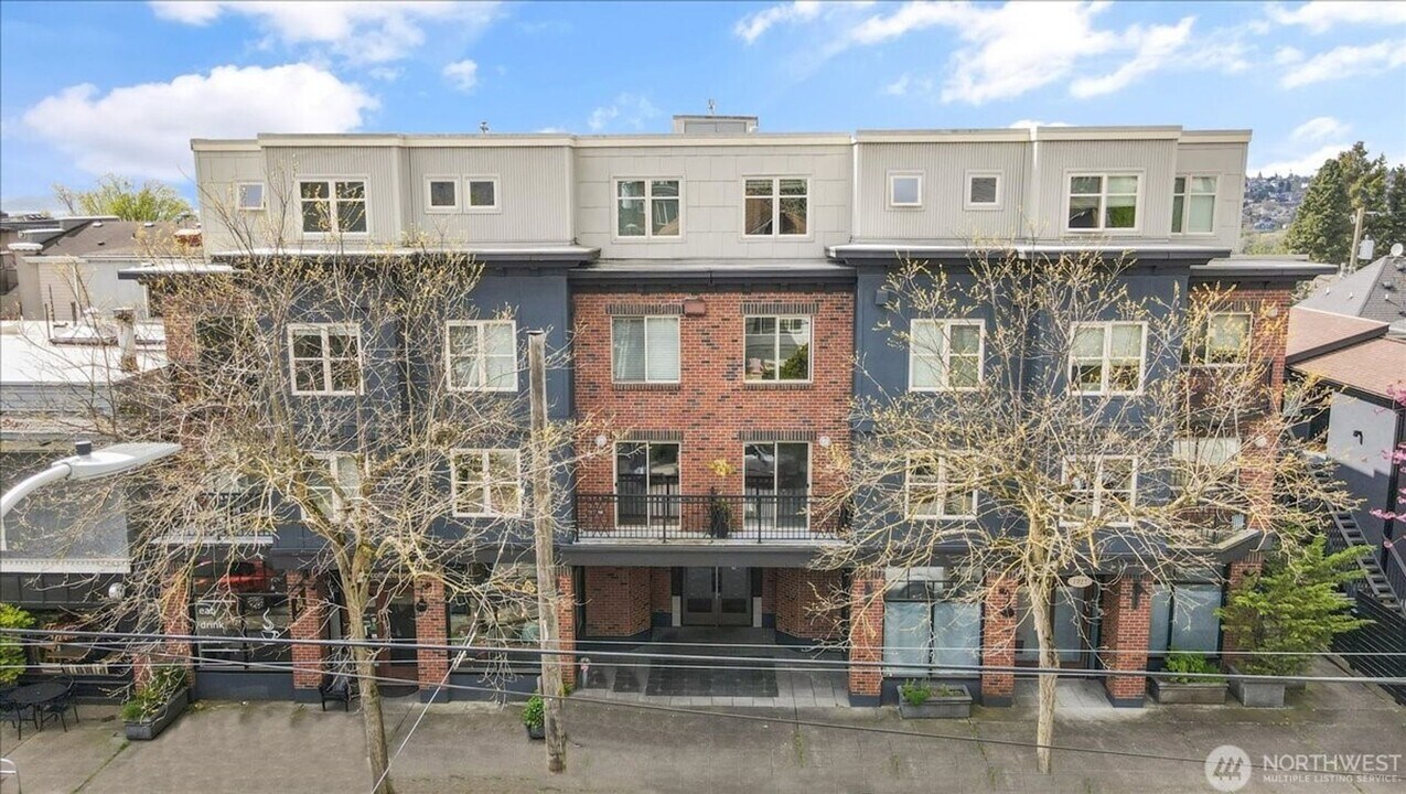 1909 10th Ave W in Seattle, WA - Building Photo