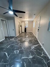 7901 Camargo Rd in Cincinnati, OH - Foto de edificio - Building Photo