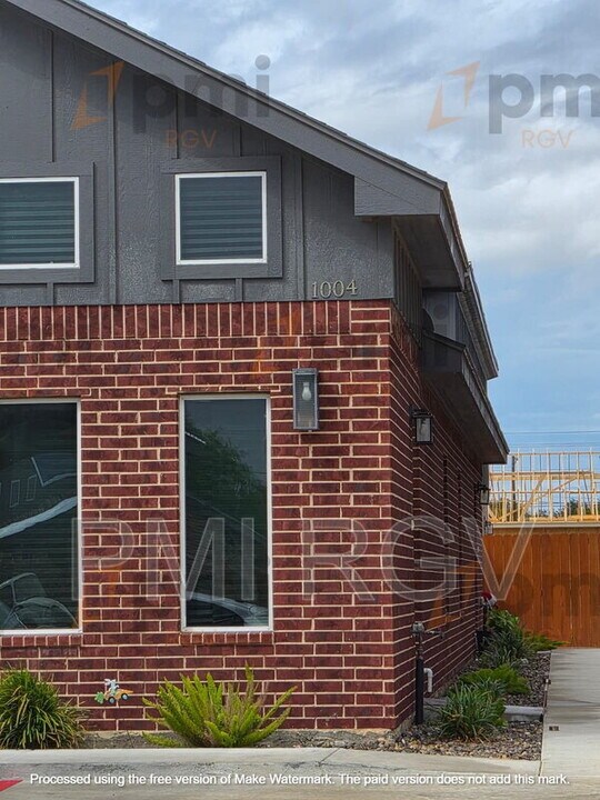 1004 Hidden Hls St in Mission, TX - Building Photo