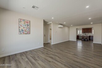 8215 E Cypress St in Scottsdale, AZ - Building Photo - Building Photo