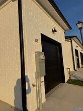 131 Moss Brk Ln in Madison, AL - Foto de edificio - Building Photo