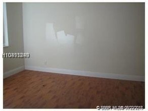 8011 Abbott Ave in Miami Beach, FL - Building Photo - Building Photo