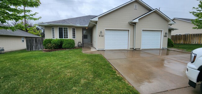 property at 712 Autumn Ridge Ct