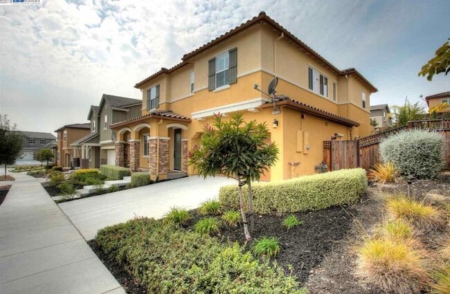 4628 Kinsley St in Dublin, CA - Foto de edificio - Building Photo