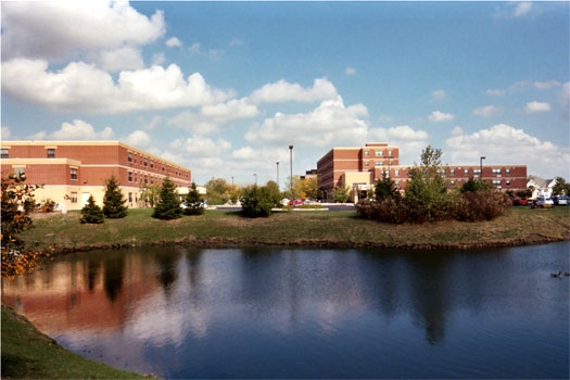 Downer Place II in Aurora, IL - Building Photo