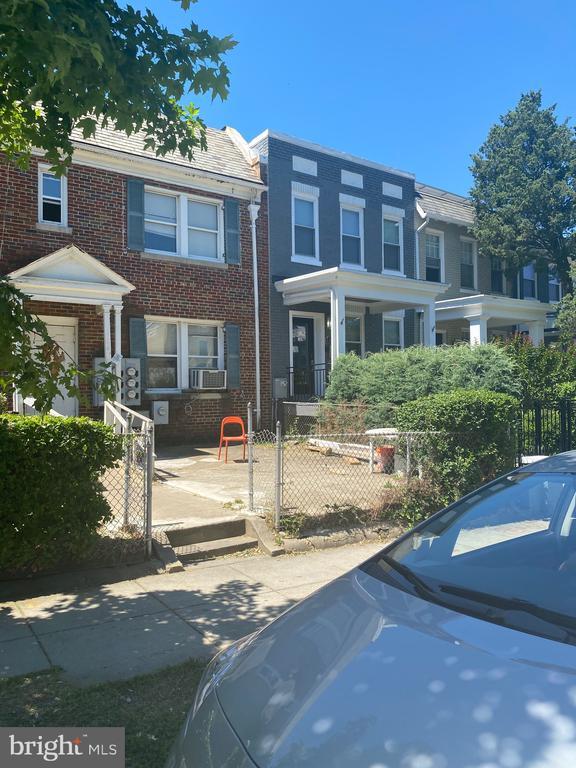 1144 Oates St NE in Washington, DC - Building Photo - Building Photo