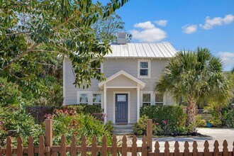 1425 E Crisafulli Rd in Merritt Island, FL - Building Photo - Building Photo