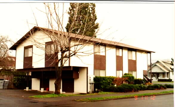 541 Smithers Ave S in Renton, WA - Building Photo