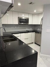 8365 SW 152nd Ave in Miami, FL - Foto de edificio - Building Photo