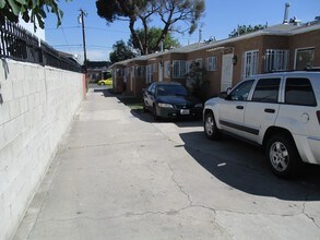 3386 Norton Ave in Lynwood, CA - Foto de edificio - Building Photo