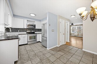 67 Brentwood Dr in Wallingford, CT - Foto de edificio - Building Photo