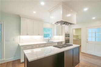 372 Lynne Cir in Alpharetta, GA - Building Photo - Building Photo