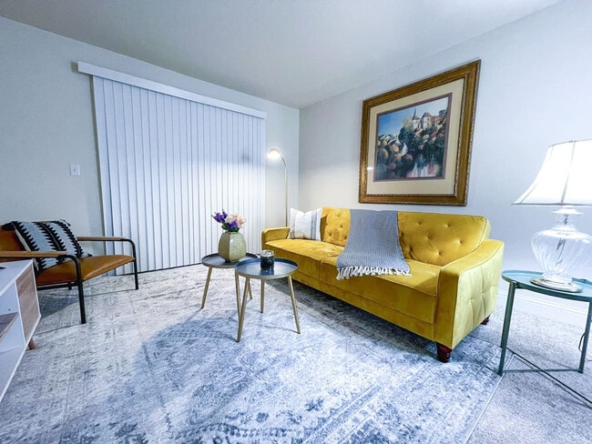 12601 N Pennsylvania Ave