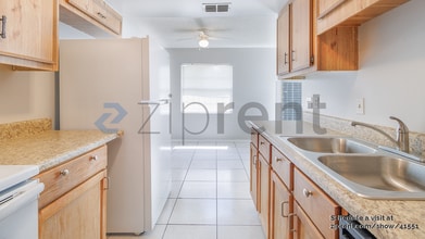 2778 Devie Ct in Orlando, FL - Foto de edificio - Building Photo