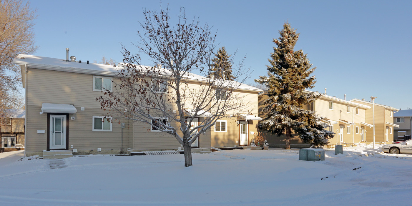 706 Spruce Glen in Spruce Grove, AB - Building Photo