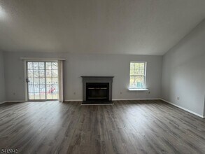 6 Nashville Ct in Tinton Falls, NJ - Building Photo - Building Photo