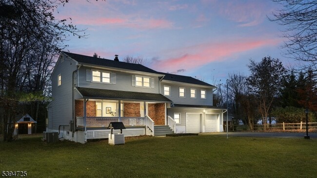 91 Hillcrest Rd in Warren, NJ - Building Photo - Building Photo