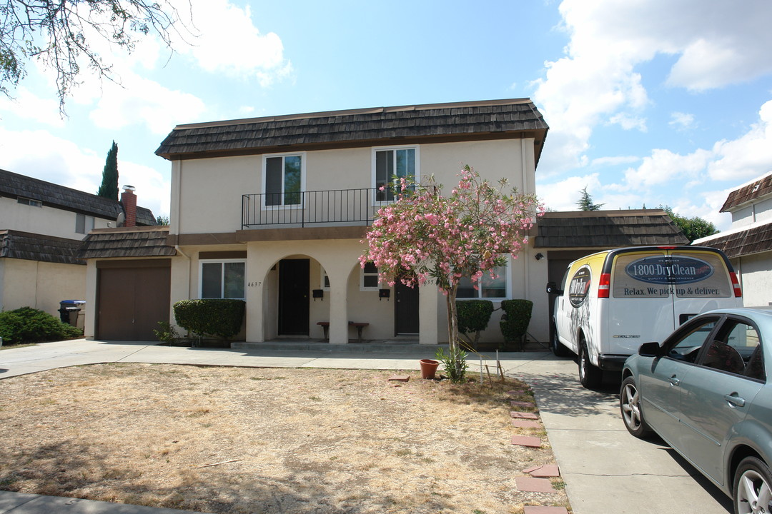 4637 Eagle Lake Dr in San Jose, CA - Building Photo