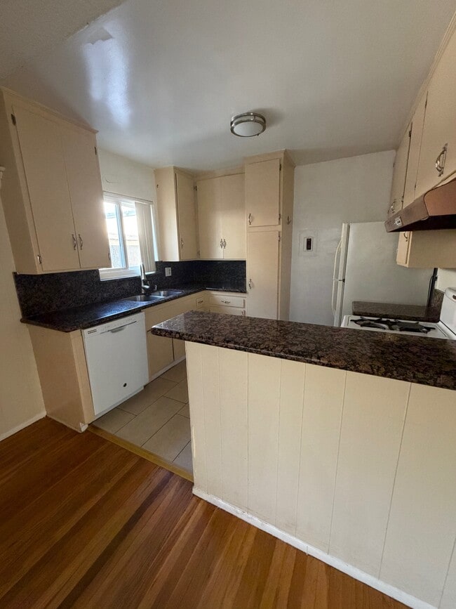 12817 Kling St, Unit 1