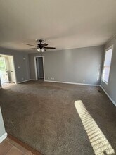 185 Kings Deer Dr in Clarksville, TN - Foto de edificio - Building Photo