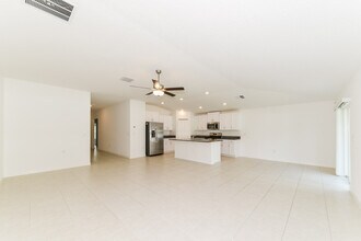 8514 41st Ave E in Palmetto, FL - Building Photo - Building Photo