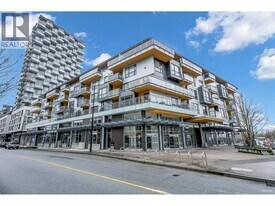 8580 River District Crossing in Vancouver, BC - Building Photo