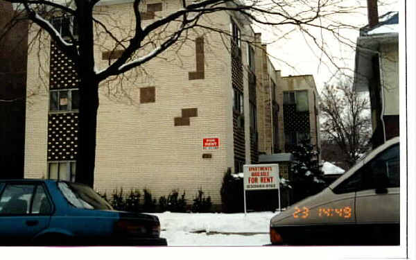 1618 W Sherwin Ave in Chicago, IL - Building Photo