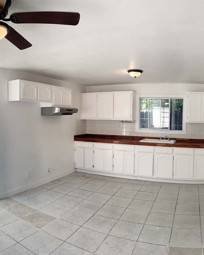 9618 Evers Ave in Los Angeles, CA - Building Photo - Building Photo