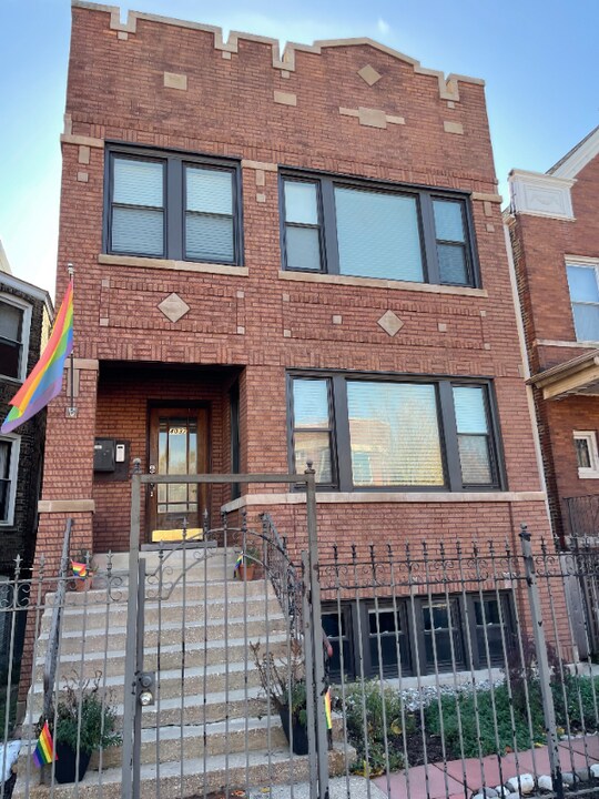 4037 N St Louis Ave in Chicago, IL - Building Photo