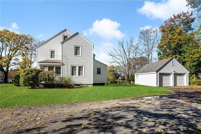 115 Danielson Pike in Scituate, RI - Building Photo - Building Photo