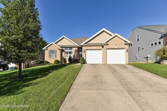 220 Rockcrest Way in Louisville, KY - Building Photo - Building Photo