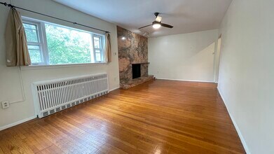 425 S 46th St, Unit Frnt in Philadelphia, PA - Building Photo - Building Photo